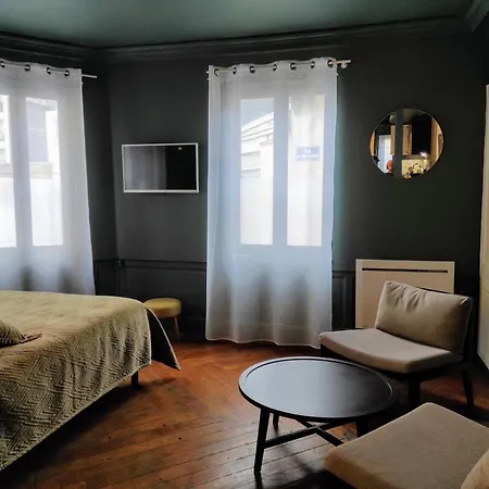 Grand De Charme Centre Апартаменты *